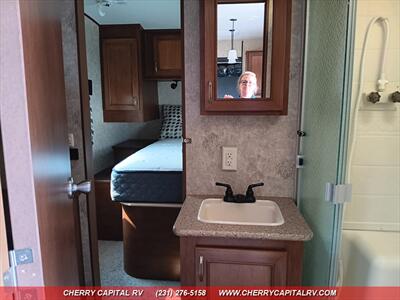 2016 HIGHLAND RIDGE HIGHLANDER HT31RGR   - Photo 20 - Grawn, MI 49637