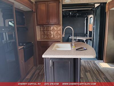 2016 HIGHLAND RIDGE HIGHLANDER HT31RGR   - Photo 30 - Grawn, MI 49637