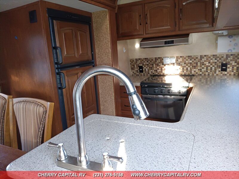 2014 SALEM HEMISPHERE LITE M302FK - Photo 10 - Grawn, MI 49637