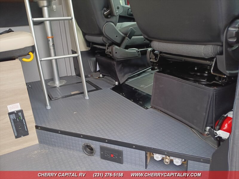 2023 Winnebago Solis M-59PX Ram - Photo 42 - Grawn, MI 49637