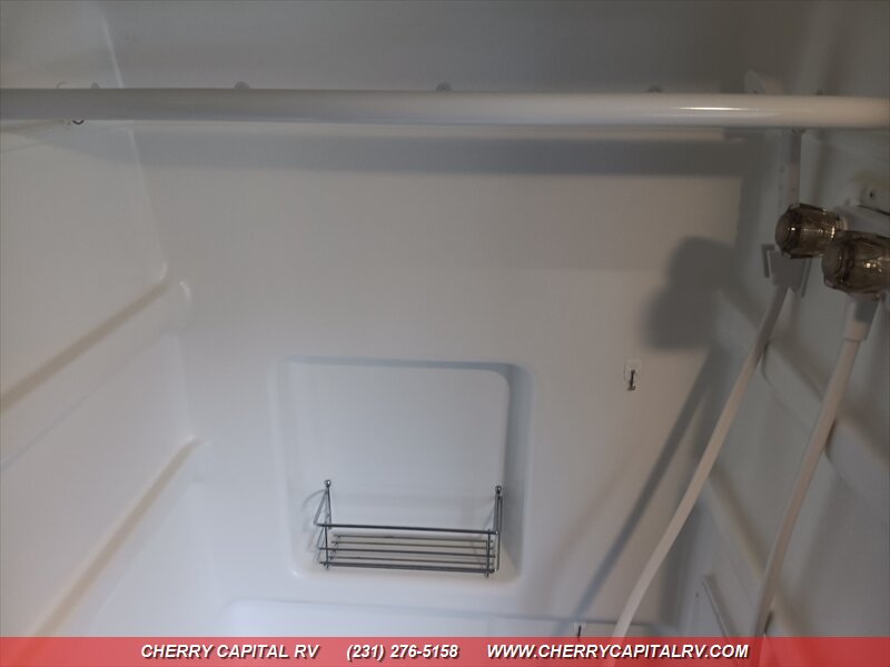 2023 Winnebago Solis M-59PX Ram - Photo 16 - Grawn, MI 49637