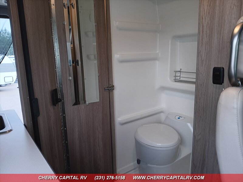 2023 Winnebago Solis M-59PX Ram - Photo 15 - Grawn, MI 49637