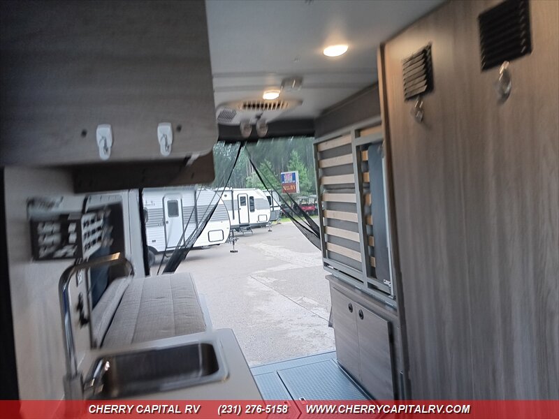 2023 Winnebago Solis M-59PX Ram - Photo 13 - Grawn, MI 49637