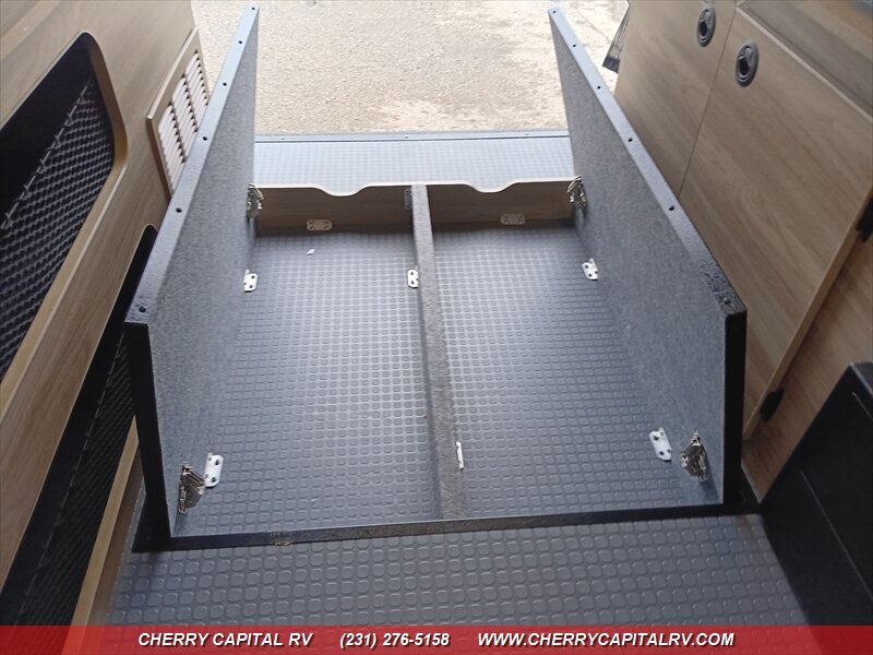 2023 Winnebago Solis M-59PX Ram - Photo 20 - Grawn, MI 49637