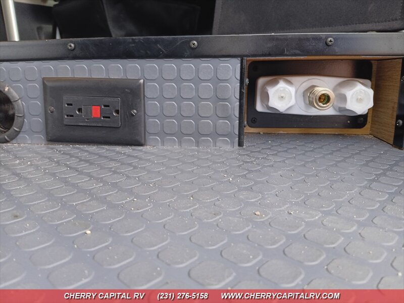 2023 Winnebago Solis M-59PX Ram - Photo 41 - Grawn, MI 49637