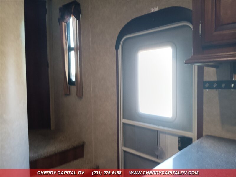 2014 Crusader M-360BHS - Photo 57 - Grawn, MI 49637