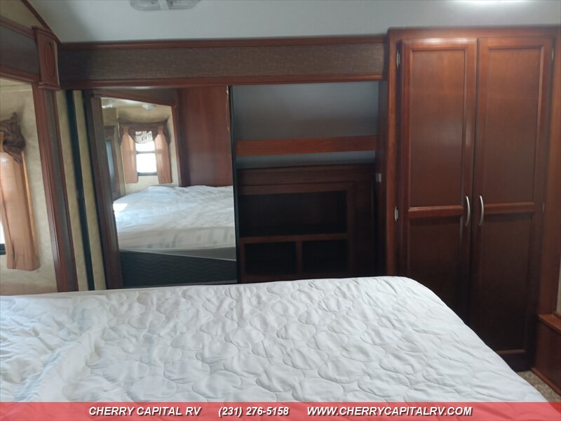 2014 Crusader M-360BHS - Photo 11 - Grawn, MI 49637
