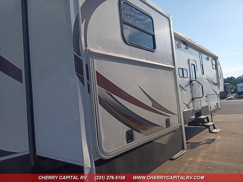 2014 Crusader M-360BHS - Photo 9 - Grawn, MI 49637