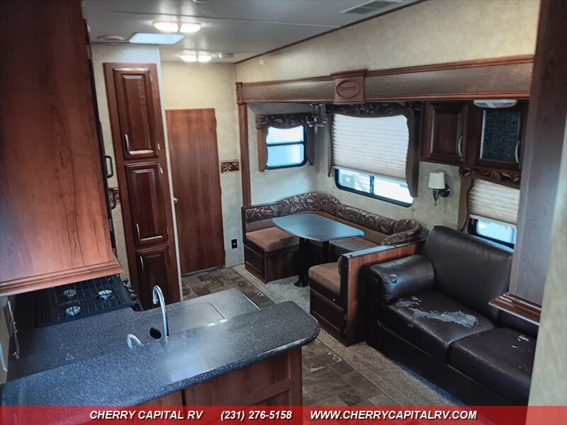 2014 Crusader M-360BHS - Photo 28 - Grawn, MI 49637
