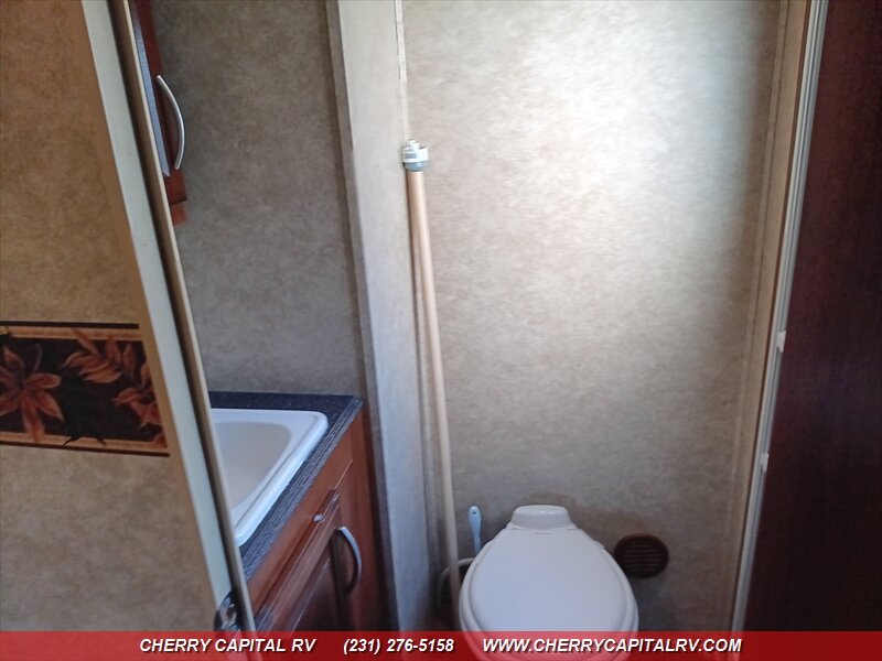 2014 Crusader M-360BHS - Photo 51 - Grawn, MI 49637