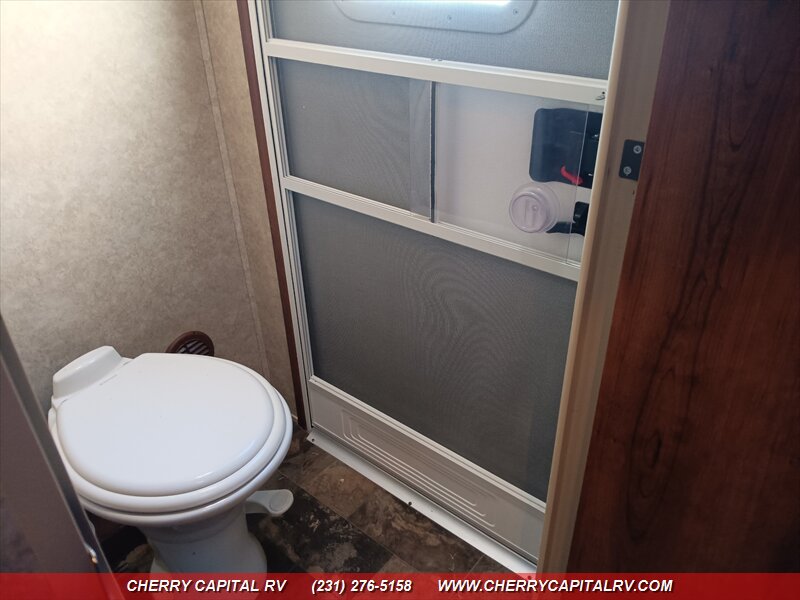 2014 Crusader M-360BHS - Photo 55 - Grawn, MI 49637