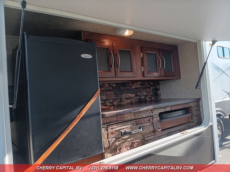 2014 Crusader M-360BHS - Photo 8 - Grawn, MI 49637