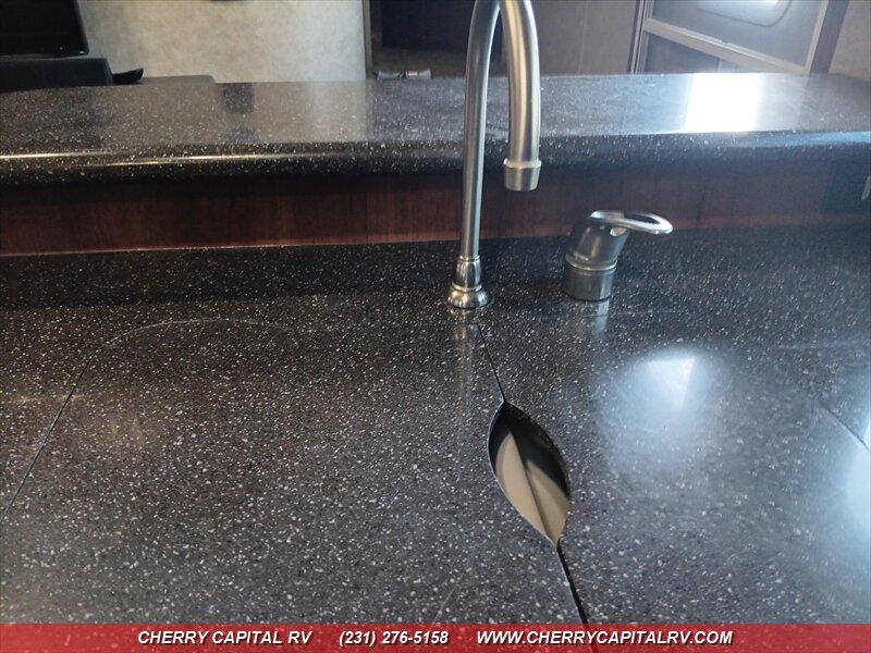 2014 Crusader M-360BHS - Photo 39 - Grawn, MI 49637