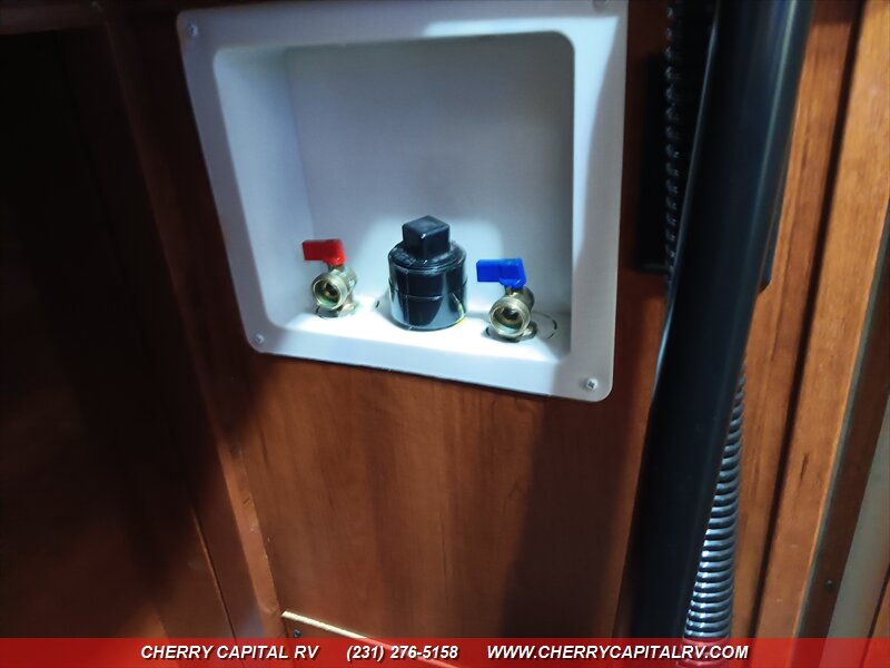 2014 Crusader M-360BHS - Photo 61 - Grawn, MI 49637