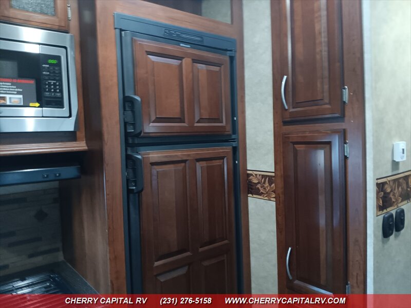 2014 Crusader M-360BHS - Photo 32 - Grawn, MI 49637