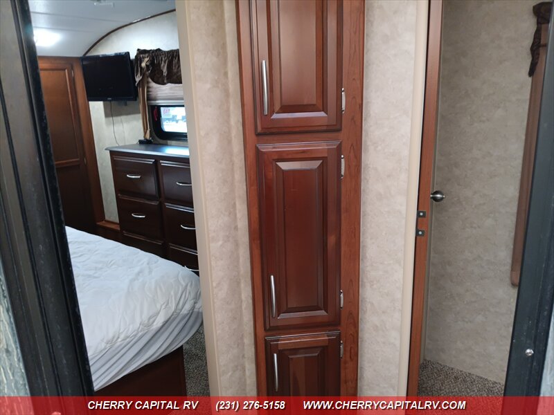 2014 Crusader M-360BHS - Photo 22 - Grawn, MI 49637