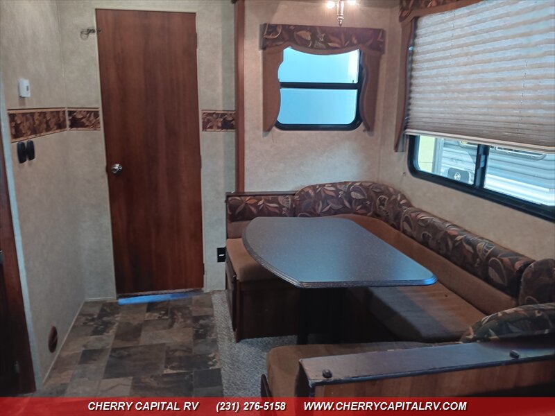 2014 Crusader M-360BHS - Photo 26 - Grawn, MI 49637