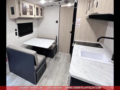 2024 PRIMETIME AVENGER 16FQ   - Photo 14 - Grawn, MI 49637