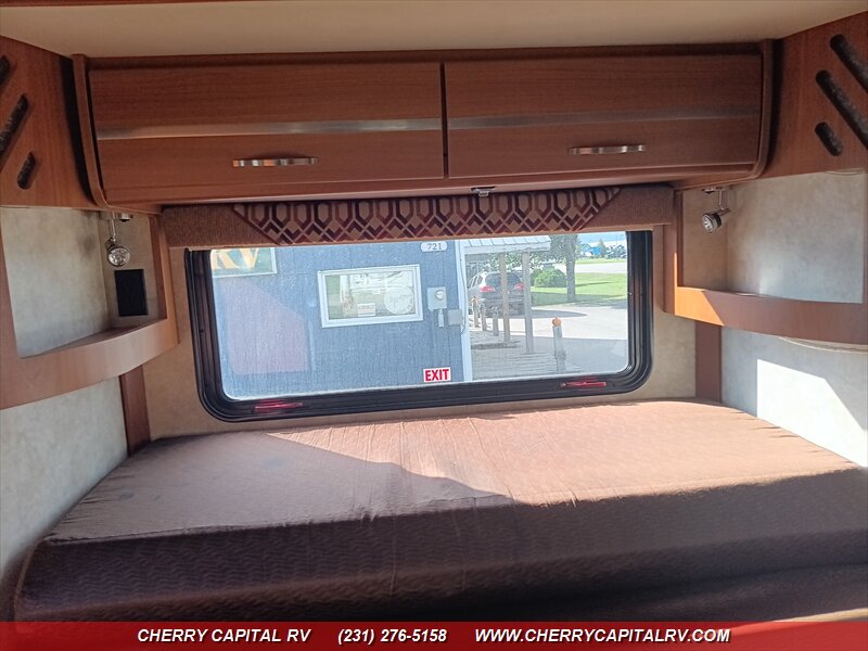 2012 Winnebago View 24G - Photo 18 - Grawn, MI 49637