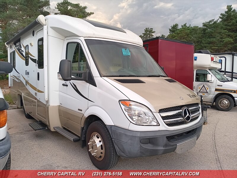 2012 Winnebago View 24G - Photo 3 - Grawn, MI 49637