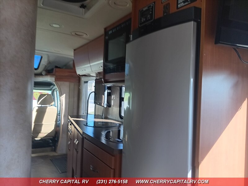 2012 Winnebago View 24G - Photo 26 - Grawn, MI 49637