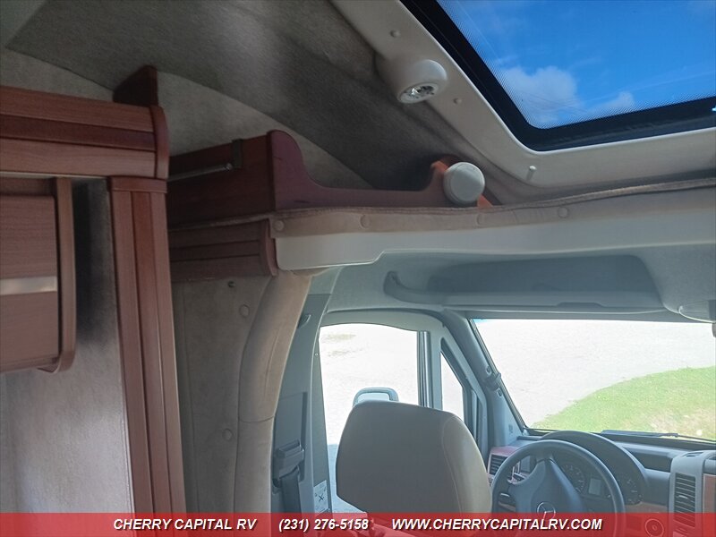 2012 Winnebago View 24G - Photo 33 - Grawn, MI 49637