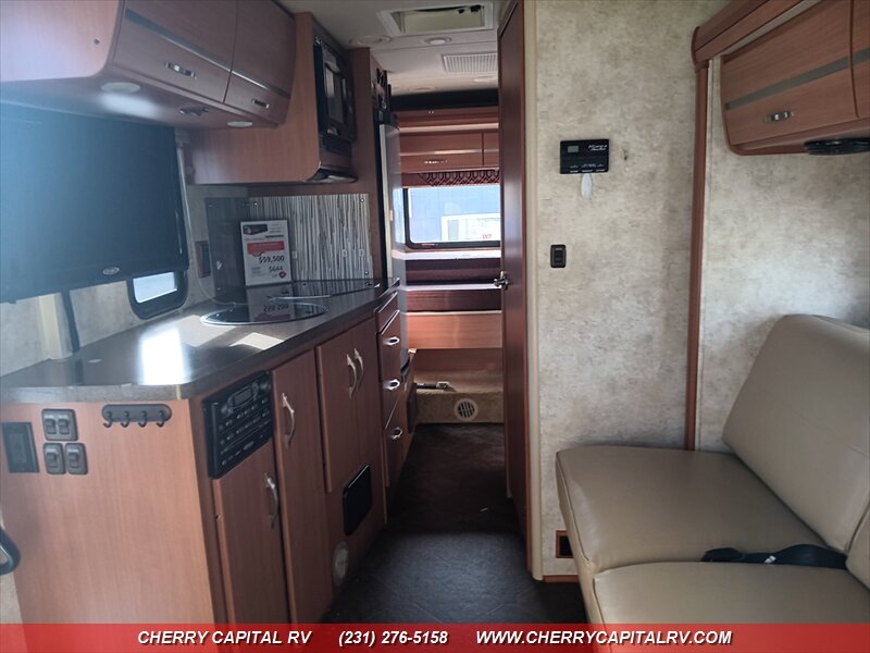 2012 Winnebago View 24G - Photo 11 - Grawn, MI 49637