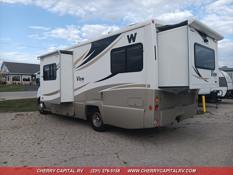 2012 Winnebago View 24G   - Photo 1 - Grawn, MI 49637