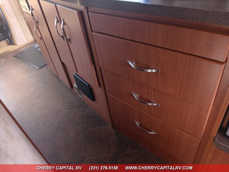 2012 Winnebago View 24G - Photo 17 - Grawn, MI 49637