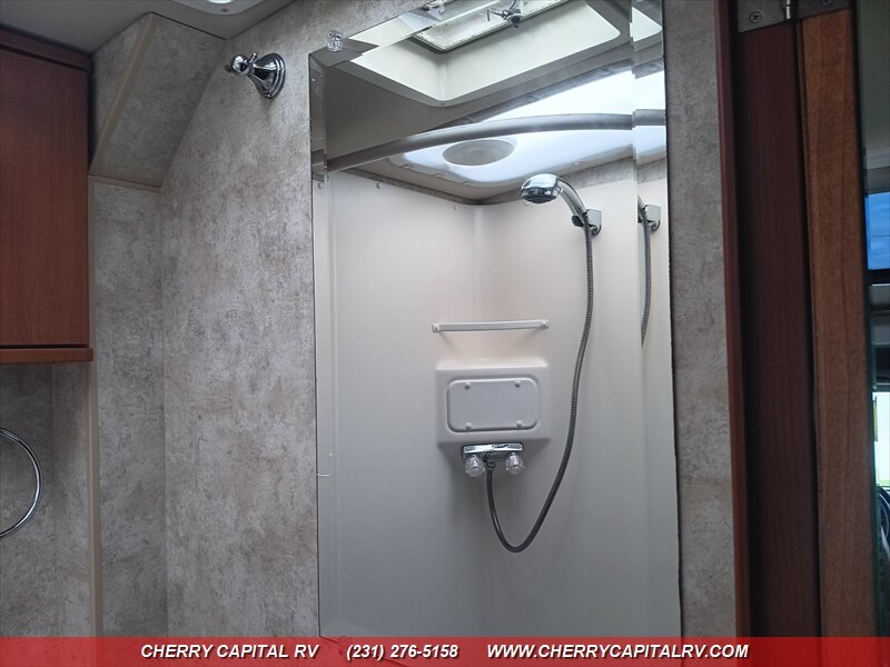 2012 Winnebago View 24G - Photo 27 - Grawn, MI 49637