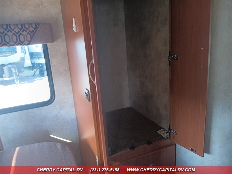 2012 Winnebago View 24G - Photo 20 - Grawn, MI 49637