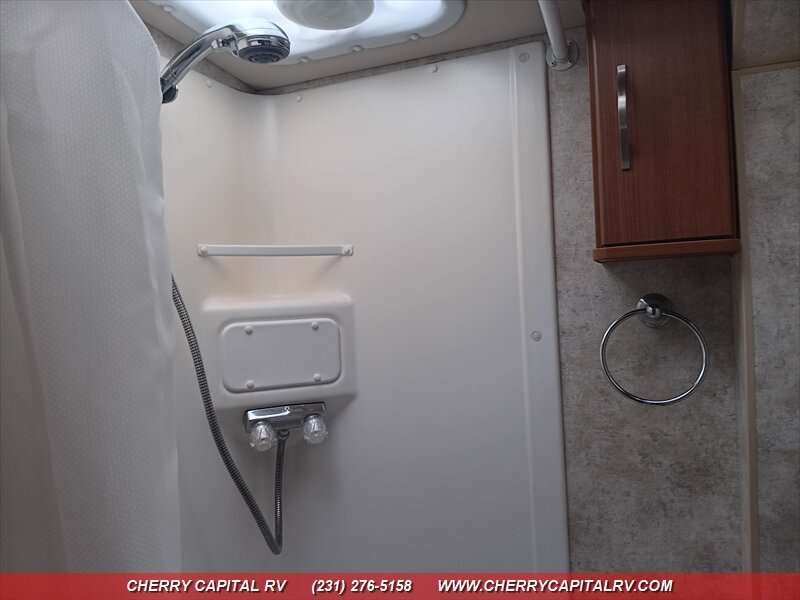 2012 Winnebago View 24G - Photo 28 - Grawn, MI 49637