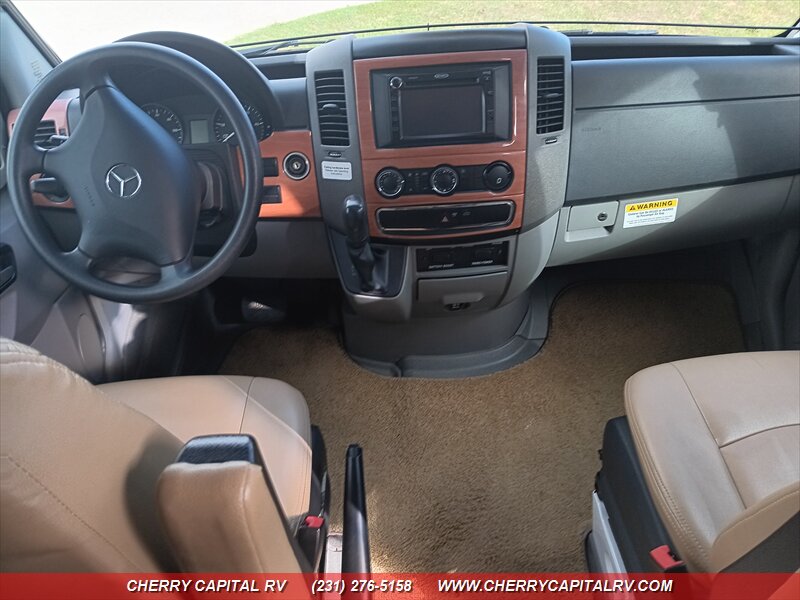 2012 Winnebago View 24G - Photo 8 - Grawn, MI 49637