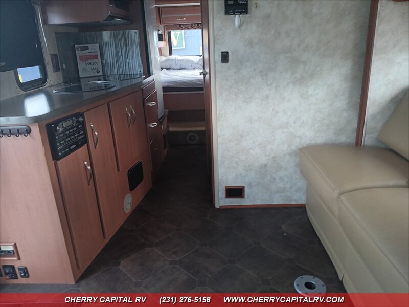 2012 Winnebago View 24G - Photo 45 - Grawn, MI 49637