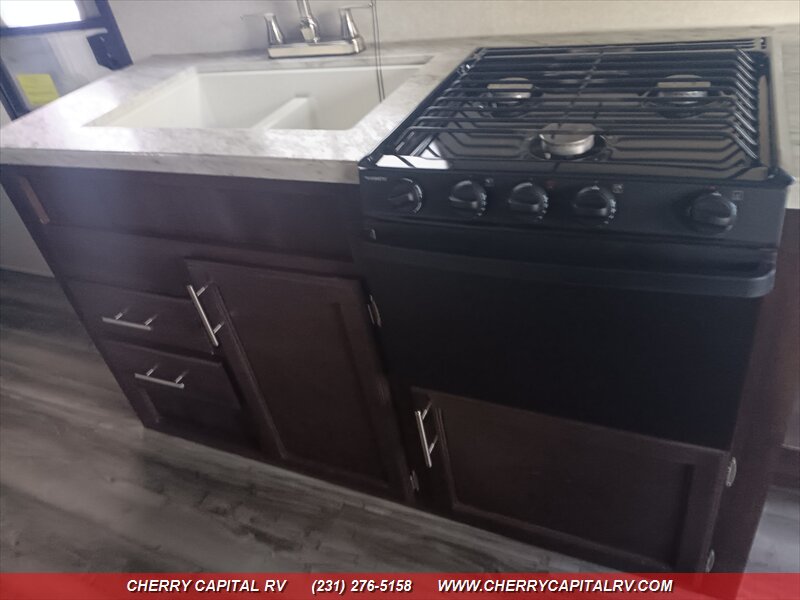 2019 Jayco Jay Flight 212QB - Photo 24 - Grawn, MI 49637