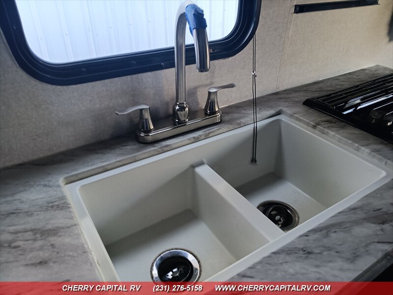 2019 Jayco Jay Flight 212QB - Photo 10 - Grawn, MI 49637