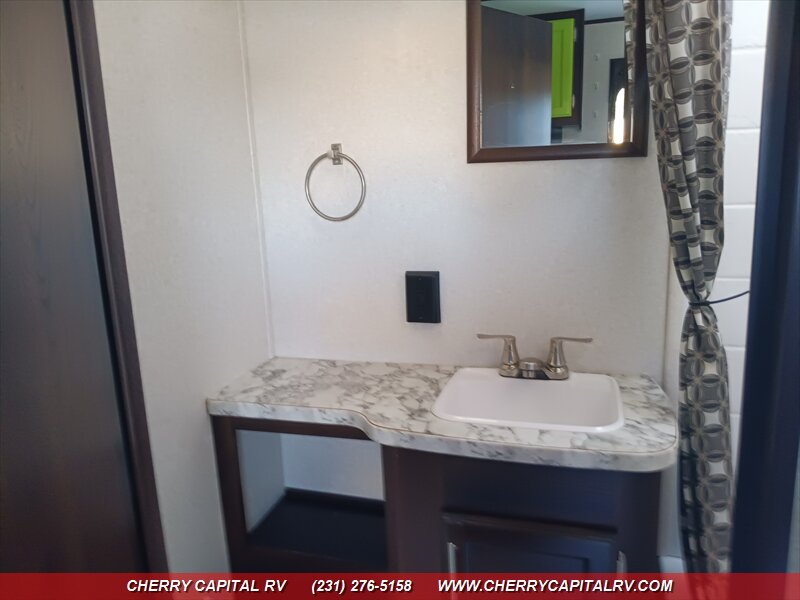 2019 Jayco Jay Flight 212QB - Photo 13 - Grawn, MI 49637