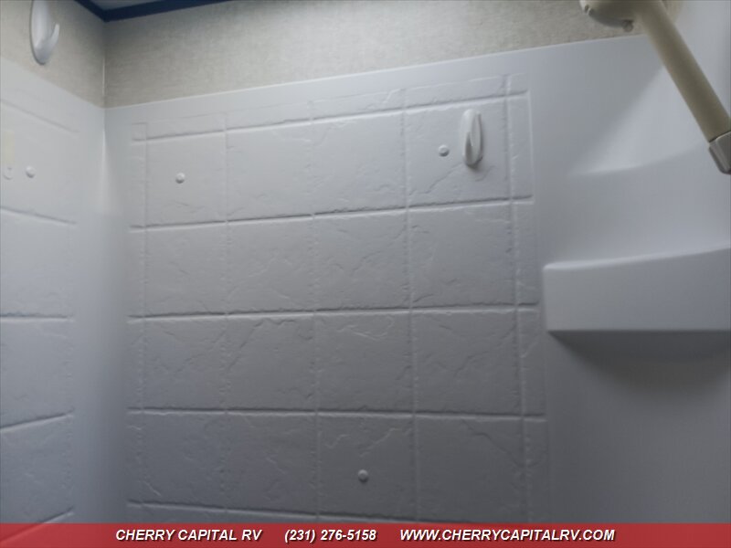 2019 Jayco Jay Flight 212QB - Photo 14 - Grawn, MI 49637