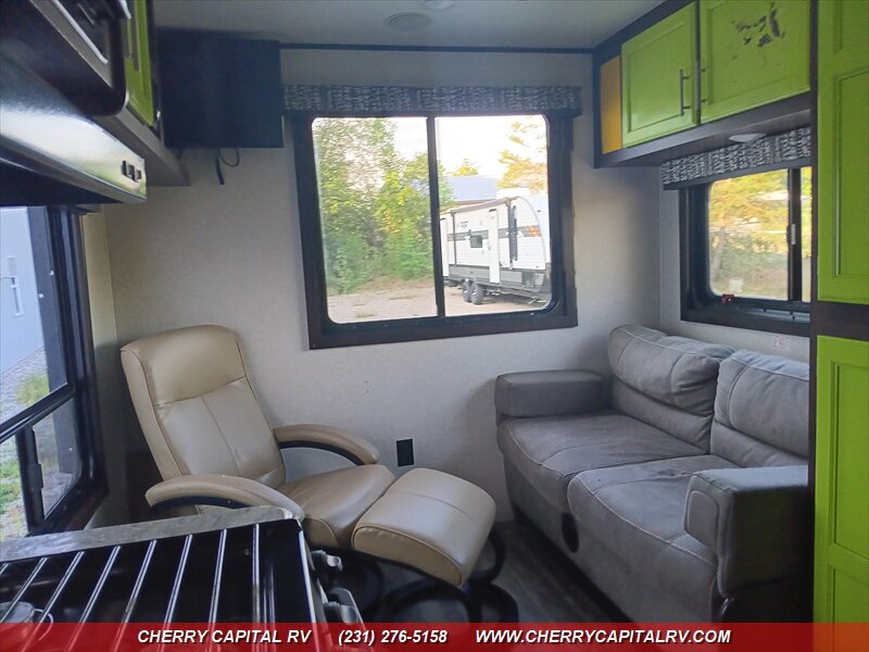 2019 Jayco Jay Flight 212QB - Photo 7 - Grawn, MI 49637