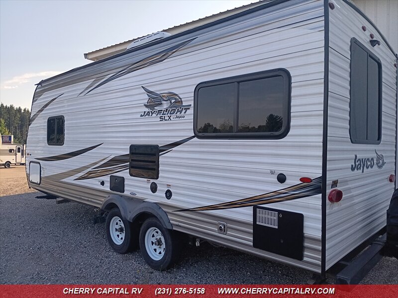 2019 Jayco Jay Flight 212QB - Photo 5 - Grawn, MI 49637