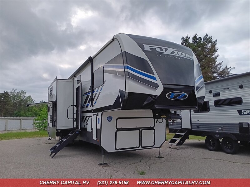 2022 Keystone FUZION 379  