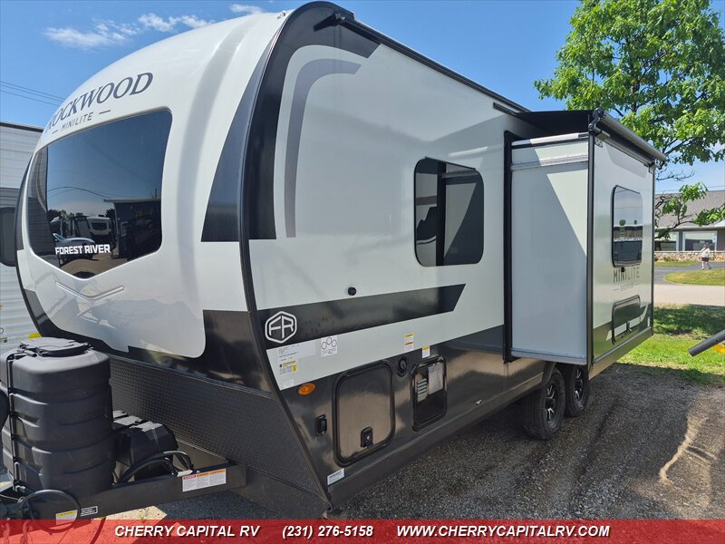2026 Rockwood Mini Lite 2109S - Photo 14 - Grawn, MI 49637