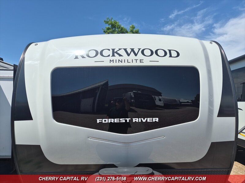 2026 Rockwood Mini Lite 2109S - Photo 13 - Grawn, MI 49637