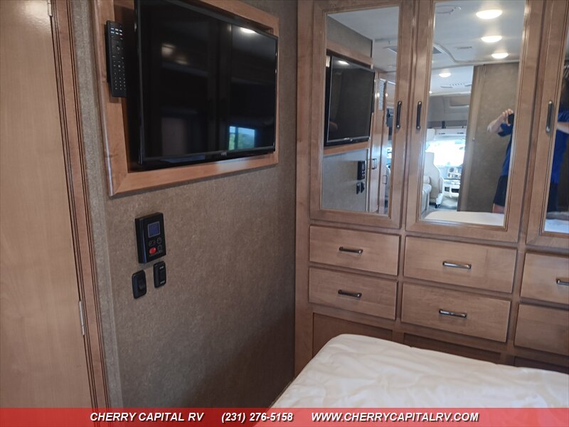 2019 Thor Quantum KW29-25L - Photo 20 - Grawn, MI 49637