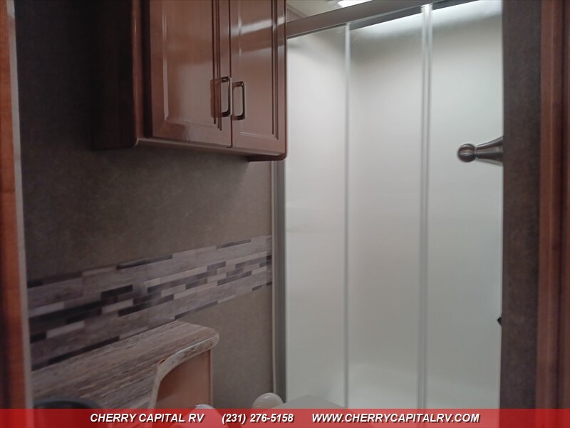 2019 Thor Quantum KW29-25L - Photo 15 - Grawn, MI 49637