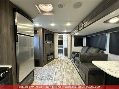 2021 DUTCHMEN KODIAK ULTIMATE 2921FKDS   - Photo 4 - Grawn, MI 49637