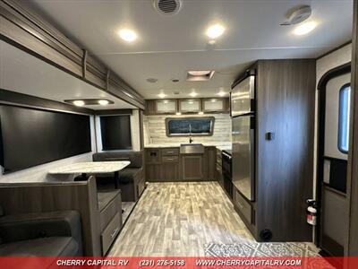 2021 DUTCHMEN KODIAK ULTIMATE 2921FKDS   - Photo 6 - Grawn, MI 49637