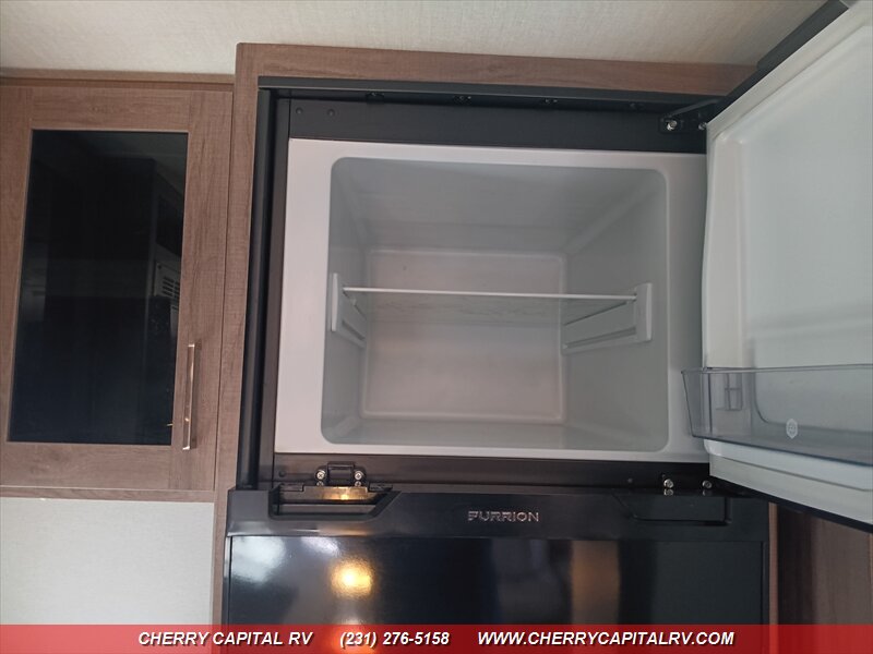 2023 Grand Design RV Imagine XLS 17MKE - Photo 16 - Grawn, MI 49637
