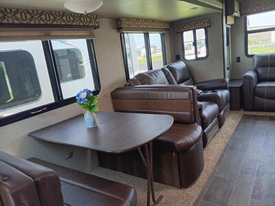 2019 Keystone Bullet Premier 34RIPR   - Photo 41 - Grawn, MI 49637