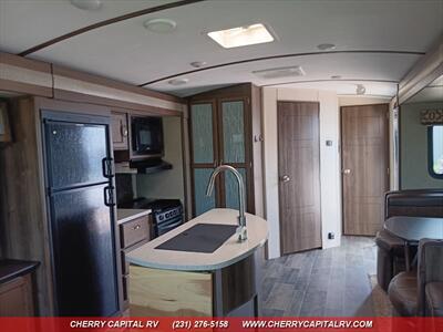 2019 Keystone Bullet Premier 34RIPR   - Photo 24 - Grawn, MI 49637